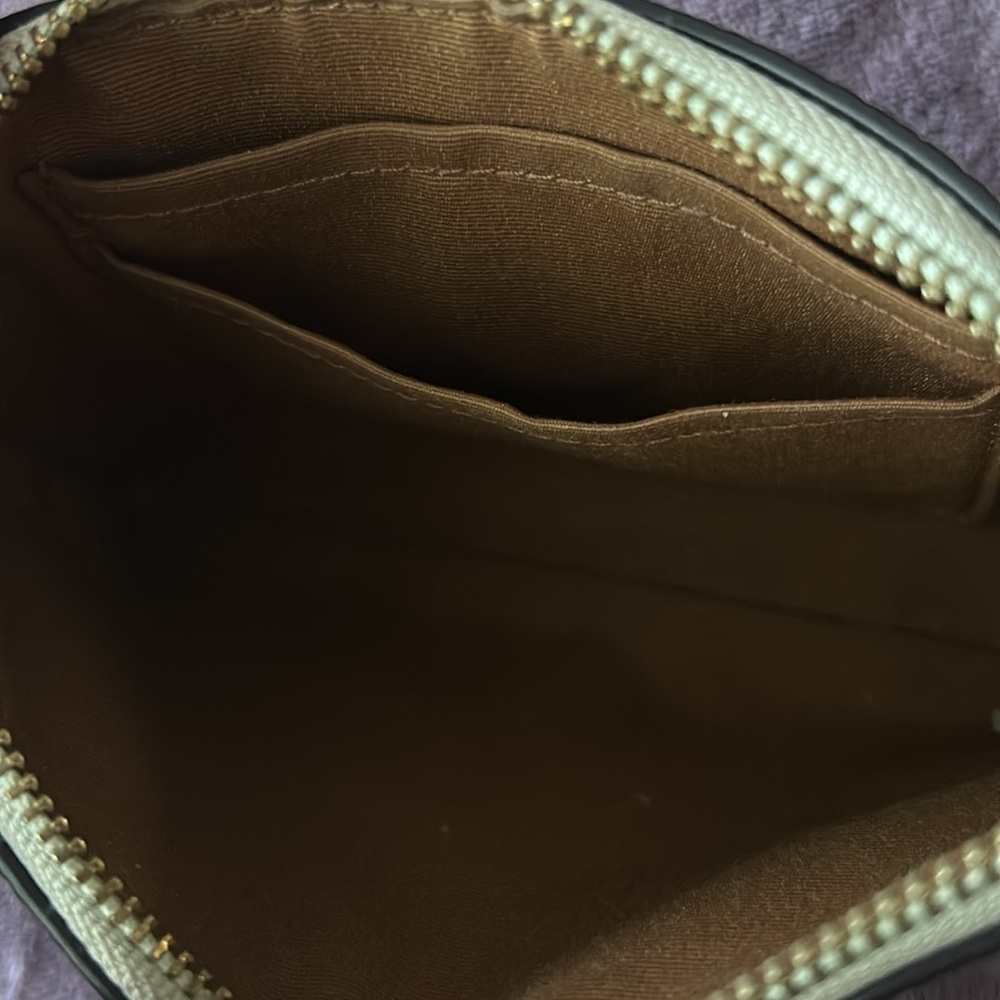 - 🇺🇸Coach Wristlet🇺🇸 - Picture 4 of 5